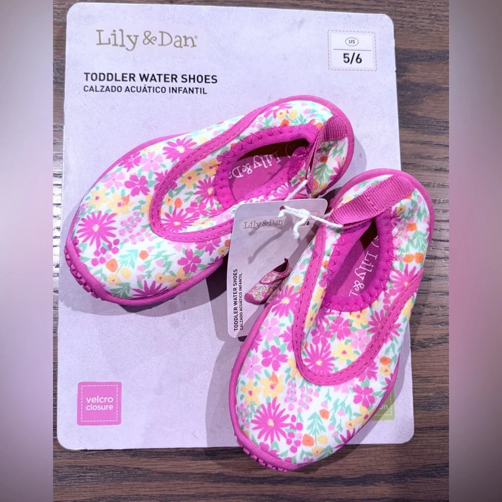 Pink Floral Water Shoes with Elastic Collar “Lily & Dan” NWT